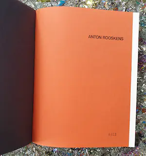 Anton Rooskens - 2 ingelijste zeefdrukken met boek - 23/250 - 1975 kopen? Bied vanaf 575!