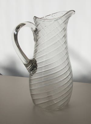 Niet of onleesbaar gesigneerd - Grote Friese draadglazen waterkan kopen? Bied vanaf 1!