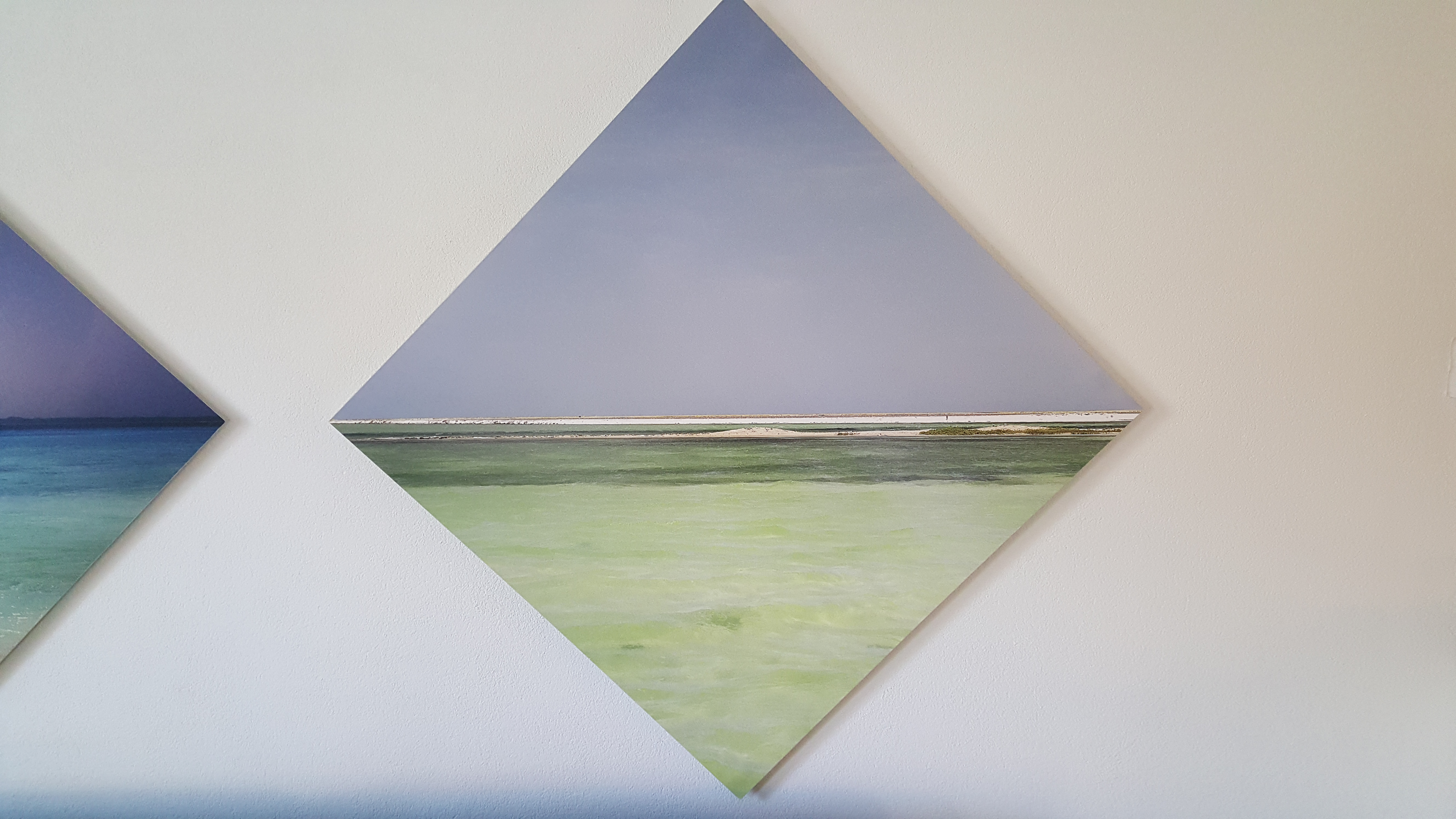 Hans A. Versteeg - Twee piëzografie werken van HansA Versteeg uit de serie Benedenwinds Brandlijnen kopen? Bied vanaf 300!