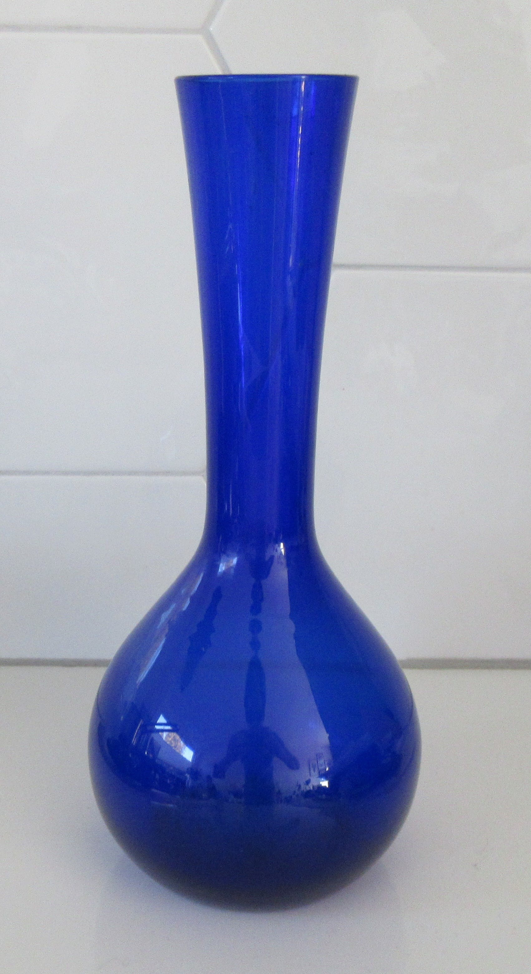 Glasfabriek Gullaskruf - Cobalt blauwe glazen "Bulb vase" ontwerp Arthur Percy kopen? Bied vanaf 25!