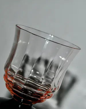 Niet of onleesbaar gesigneerd - Eyecatcher - 6 Zeer zeldzame zachtroze Art Deco glazen - Verrerie Doyen kopen? Bied vanaf 1!