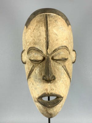Pende - 200435 - Tribal used African mask from the Pende - Congo kopen? Bied vanaf 45!