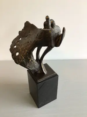 Buy Bernadette Leijdekkers - Sculptuur “ Toekomst “ zeldzaam? Bid from 89!