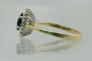 70- Sierlijke 14 krt goud & diamanten ring met diep-blauwe saffier - klein model kopen? Bied vanaf 220!