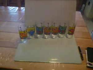 Keith Haring - enkele glazen met illustraties van Keith kopen? Bied vanaf 1!