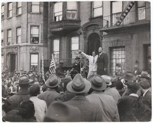 Richard Saunders - Crowd in Harlem New York, gelatinezilverdruk kopen? Bied vanaf 125!