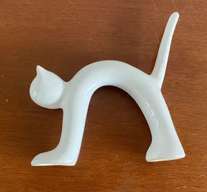 Niet of onleesbaar gesigneerd - Twee katten figuren kopen? Bied vanaf 1!