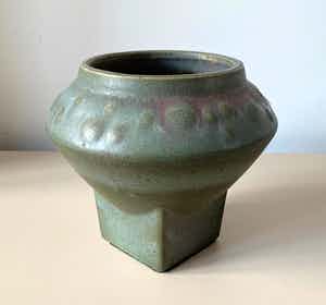 Keramische industrie Loré - Zeldzame brutalistische vaas modelnr B150 ontwerp Matt Camps verkocht voor € 1!