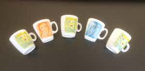 Niet of onleesbaar gesigneerd - Vijf koffiebekers - Sylvia Kristel verkocht voor € 10!