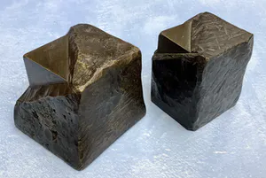 Brons (Onbekend) - Twee abstracte objecten kopen? Bied vanaf 250!