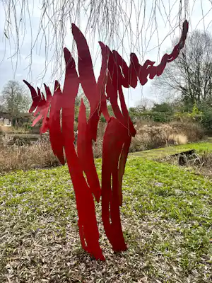 Bruno Guiheneuf - Rood stalen abstract buitenobject verkauft für € 1000!