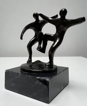 Corry Ammerlaan - handgesigneerde sculptuur | 'Samen spelen' kopen? Bied vanaf 20!