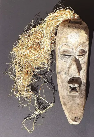 Congo - NGeende houten gezichtsmasker kopen? Bied vanaf 1!