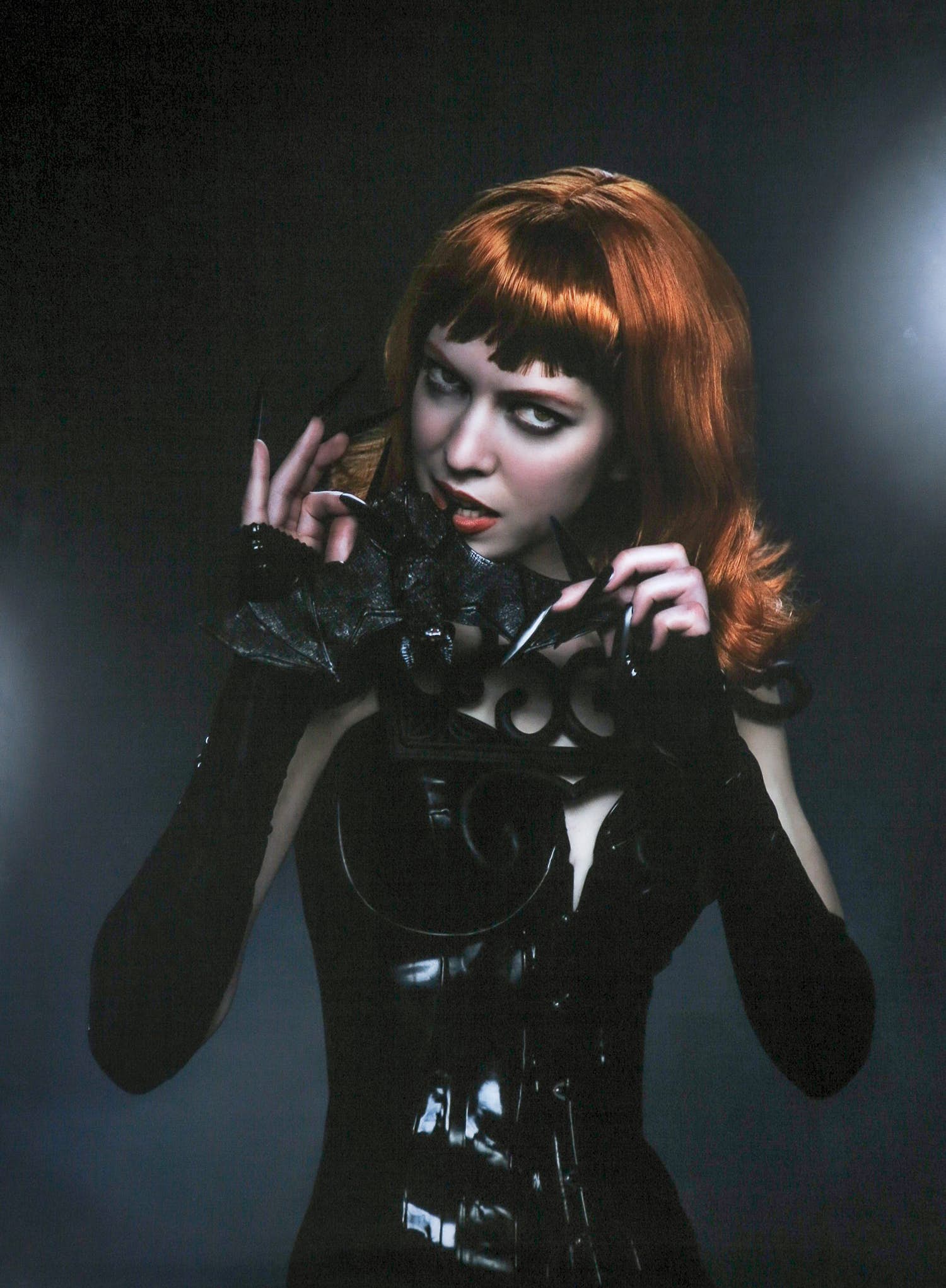 Jenny Boot - C-Print op dibond, Bat Wife - Ingelijst (Zeer groot) verkocht voor € 1000!