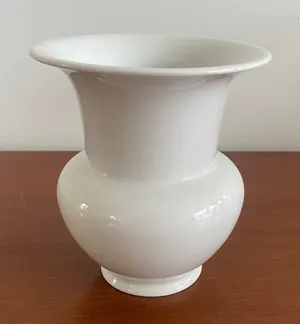 KPM - Witte porseleinen Fidibus vaas ontwerp Karl Friedrich Schinkel (1820) kopen? Bied vanaf 1!