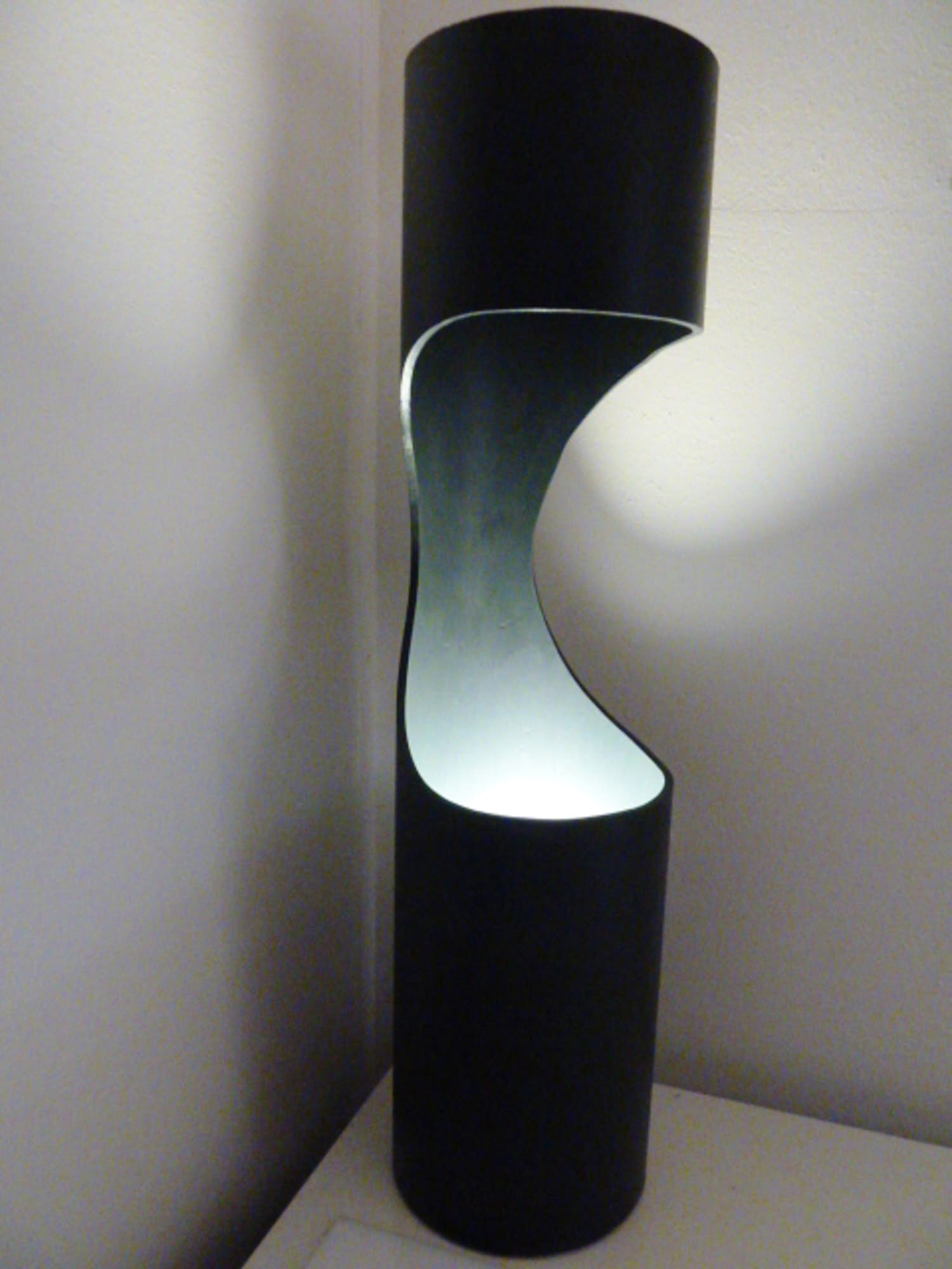 Niet of onleesbaar gesigneerd - Unieke Design tafellamp kopen? Bied vanaf 1!