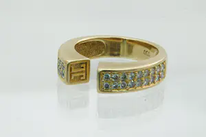 47 - Aparte 18 karaat geel gouden ring met diamant gezet ca 0.35 crt briljant kopen? Bied vanaf 380!