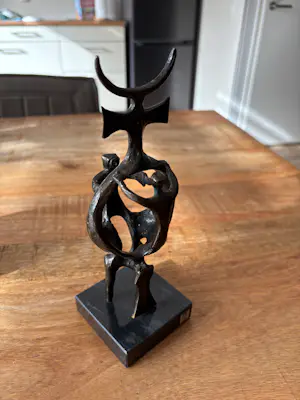 Joep Coppens - Brons kunstwerk van Joep Coppens. Getiteld Samen kopen? Bied vanaf 150!