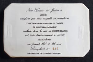 Niet of onleesbaar gesigneerd - Porseleinen schaaltje met decor Salvador Dalí (gelimiteerde uitgave) kopen? Bied vanaf 1!