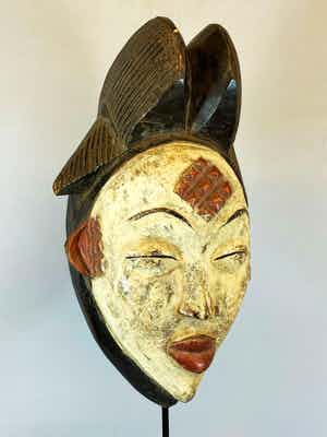 Punu - 210426 - African female mask from the Punu - Gabon. verkocht voor € 75!