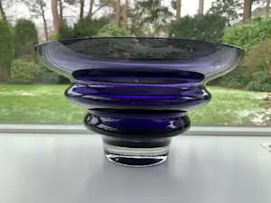 Siem van der Marel - Getrapte paars kristallen kom met massieve kristallen bodem kopen? Bied vanaf 75!