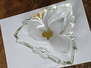 August Walther & Sohne AG - Driehoekige crystallen schaal Hibiscus, met 24 karaats bladgoud versiering kopen? Bied vanaf 29!