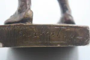 Niet of onleesbaar gesigneerd - Prachtig Rigoletto Beeld Gesigneerd (Gips Gepatineerd) 20e eeuw kopen? Bied vanaf 1!