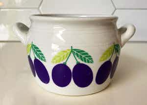 Ulla Procope - Boter pot met pruimen decor uit de Pomona serie van Arabia verkocht voor € 1!