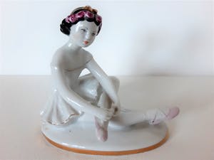 Niet of onleesbaar gesigneerd - Lomonosov Leningrad Porcelain Factory -Yong Ballerina Maschenka kopen? Bied vanaf 1!