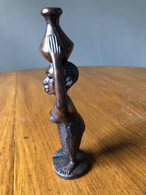Niet of onleesbaar gesigneerd - Afrikaanse waterdrager kopen? Bied vanaf 1!