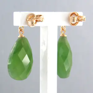 18k rosé gouden oorhangers met jade en briljant geslepen diamant tot. 0.22ct kopen? Bied vanaf 475!