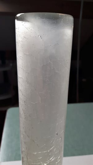 Niet of onleesbaar gesigneerd - Design cilindervaas met inwendig craquelé kopen? Bied vanaf 1!