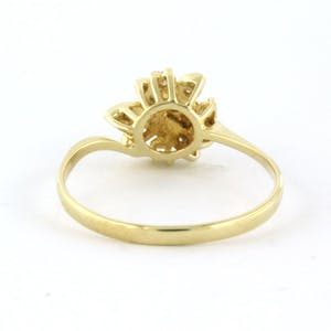 14k geel gouden ring bezet met briljant geslepen diamant totaal 0.10ct kopen? Bied vanaf 140!