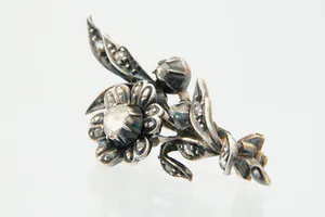 Antiek zilver op goud en diamanten Broche kopen? Bied vanaf 270!