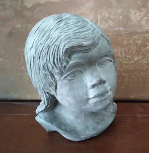 Niet of onleesbaar gesigneerd - buste- sfeervol meisjeskopje kopen? Bied vanaf 1!