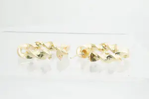 12- paar 14 Krt gouden geblazen & "gedraaide" oorringen - meander motief kopen? Bied vanaf 290!