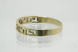55 - Sierlijke 14 karaats geel-gouden ring met meander motief kopen? Bied vanaf 110!
