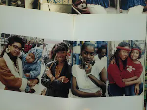 Jamel Shabazz - Gesigneerde foto (4 foto’s op 1 blad) + gesigneerd fotoboek “Back in The Days” kopen? Bied vanaf 250!