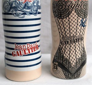 AcheterJean Paul Gaultier - 2 flesjes van blik , Coca Cola – 2012 – Limited edition? Enchérissez de 1!