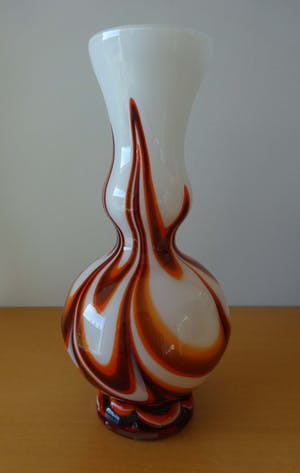 Carlo Moretti - opaline vaas met gekleurde vlammen- apart zeldzaam model kopen? Bied vanaf 45!