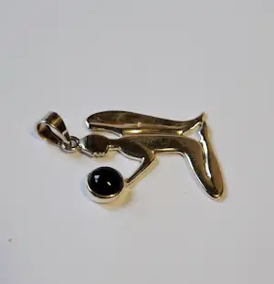 Nieuwe  zilveren  Engel die een onyx bol vast houd kopen? Bied vanaf 50!