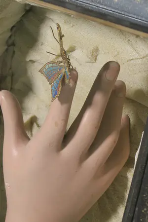 Odette van den Molengraft-Saulnier - Wandobject, Le toucher - Ingelijst kopen? Bied vanaf 1!