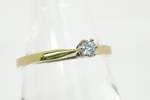 10 - Stijlvolle 18krt gouden solitair ring met 0.15ct top (H/vs) diamant kopen? Bied vanaf 230!