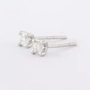 18k witgouden solitair oorknoppen met briljant geslepen diamant tot.0.20ct kopen? Bied vanaf 310!