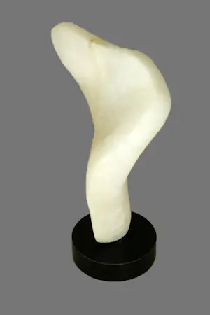 Marina Nuñez del Prado - Abstract beeld uit albast - prachtige licht doorlating - ruim 11 kg kopen? Bied vanaf 895!