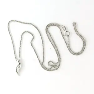 14k wit gouden collier en hanger met briljant geslepen diamanten tot. 0.12ct kopen? Bied vanaf 340!