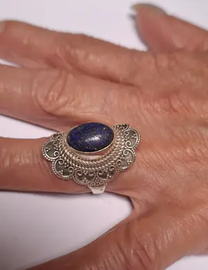 Buy nieuwe Handgemaakte  zilveren ring met blauwe lapis lazuli? Bid from 50!