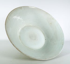 Dirk Hubers - Aardewerk, Sgrafitto schaal op voet kopen? Bied vanaf 100!