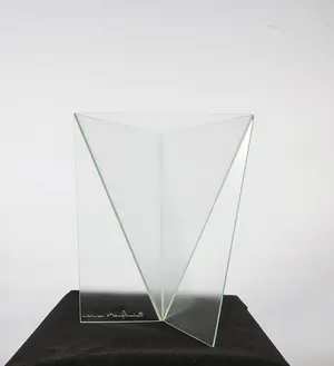 Mart van Schijndel - Minimalistische glazen Delta vaas - Gesigneerd! kopen? Bied vanaf 1!