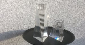 Villeroy & Boch - TWEE ZESKANTIGE KRISTALLEN KANDELAAR S “PRISMA” kopen? Bied vanaf 35!